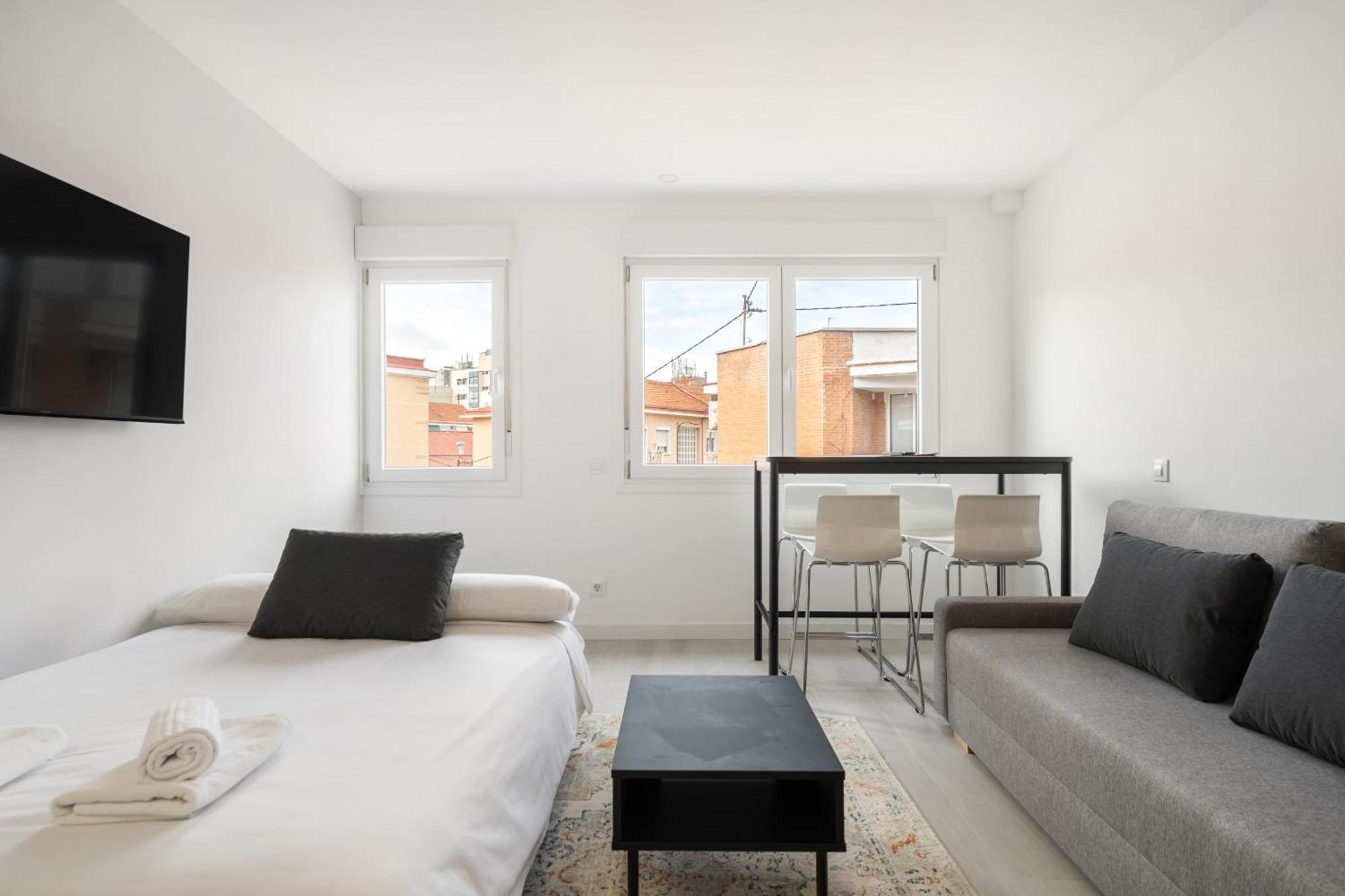 Madriver Apartamentos Reformados Con Parking Gratuito Екстер'єр фото