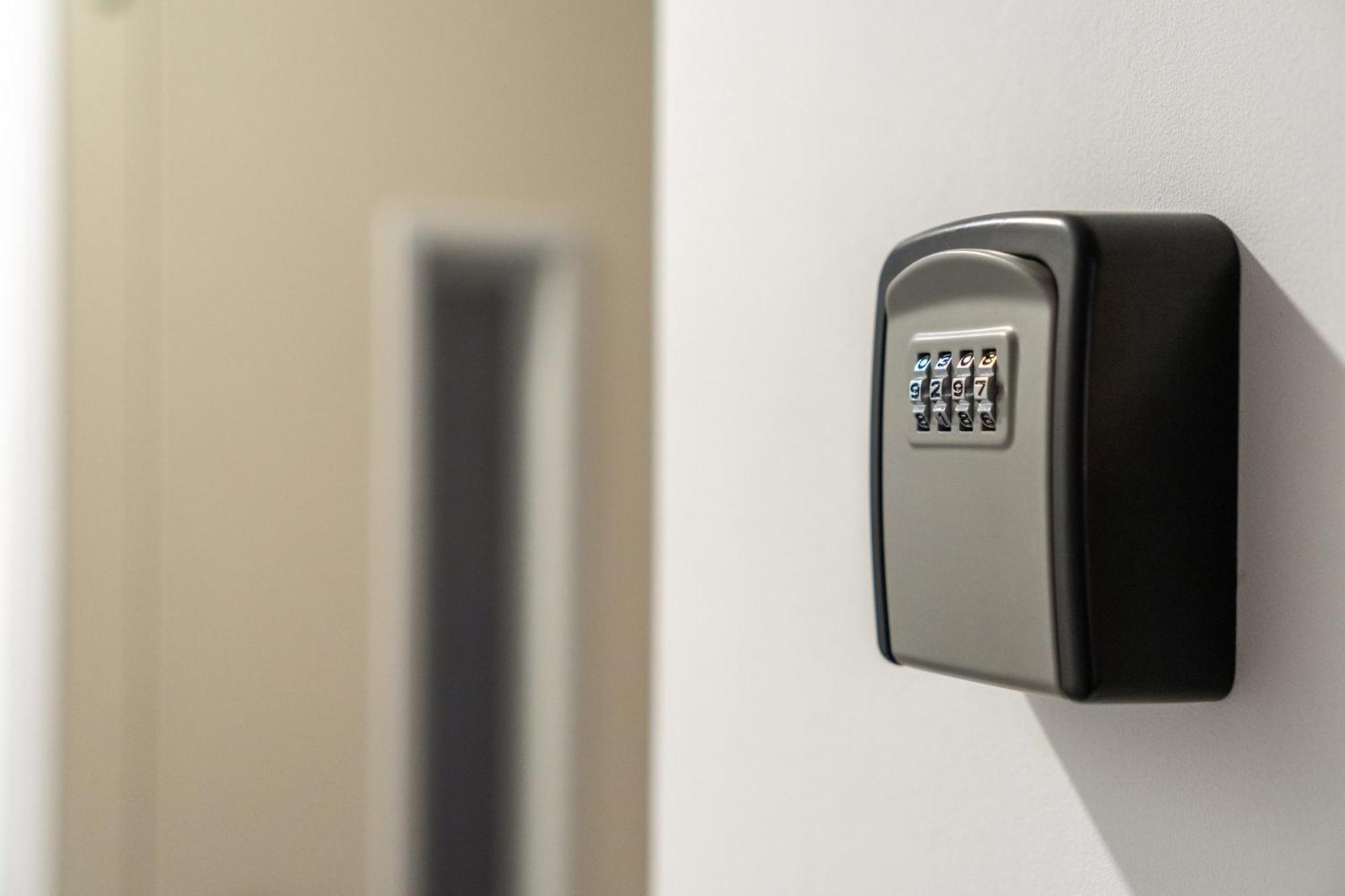 Madriver Apartamentos Reformados Con Parking Gratuito Екстер'єр фото