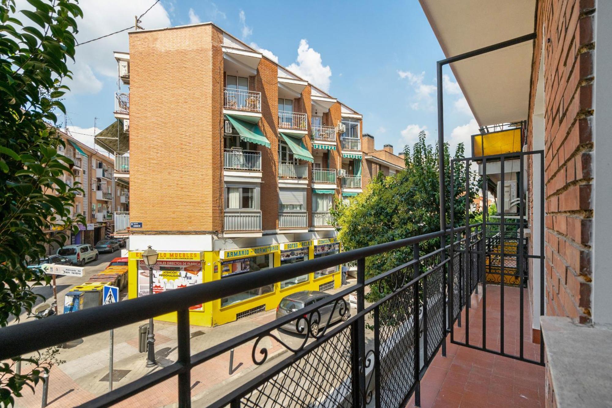 Madriver Apartamentos Reformados Con Parking Gratuito Екстер'єр фото